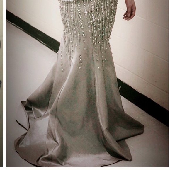 Mac Duggal evening gown - Picture 2 of 3